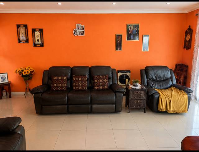 3 BEDROOM HOUSE FOR SALE IN ROTHDENE